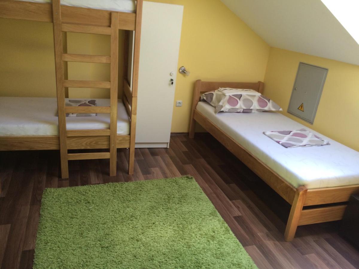 קרפינה Hostel Jedvaj מראה חיצוני תמונה