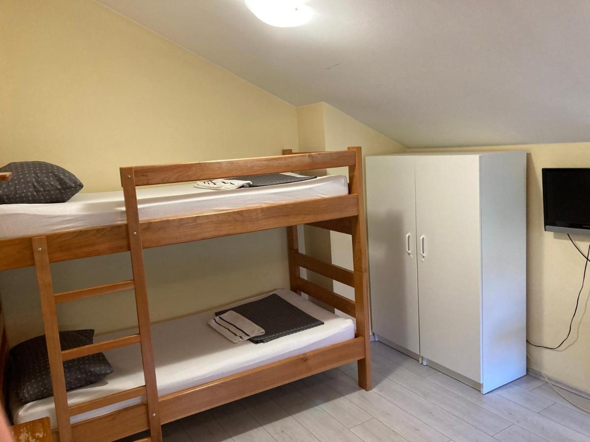 קרפינה Hostel Jedvaj מראה חיצוני תמונה